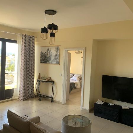 Modern Apartment Close To Flic En Flac Beach Exterior foto